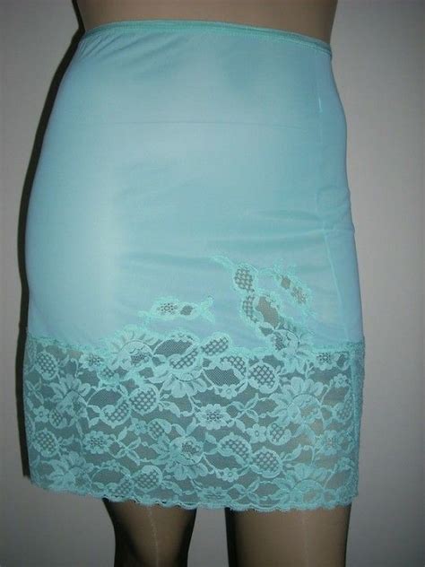 Half Slip Slip On Vanity Fair Sensual Gorgeous Skirts Vintage