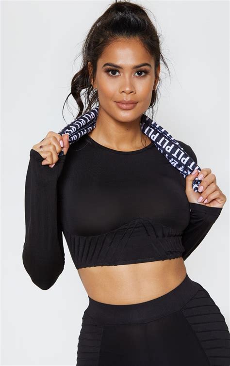 black ribbed panel long sleeve gym crop topkeep it simple whilst you workout in this gym top