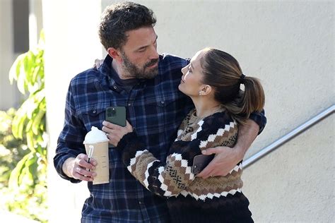 Ben Affleck And Jennifer Lopez Embrace During Sunny Starbucks Run Trendradars