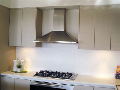 A grade finish canopies is a proudly australian made and owned company who engineer and manufacturen the highest quality stainless steel domestic rangehoods. range-hood-install-02 - Gold Coast Fireplace and BBQ Super ...