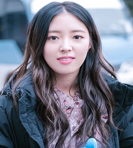 Lee se young is a south korean actress who began her career as a child actress. Lee Se-young Biography Height & Boyfriend | Famous Born
