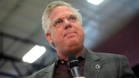 Why Is Glenn Beck Sucking Up To The Mainstream Media