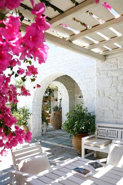 22 Artistic Mediterranean Outdoor Living Areas