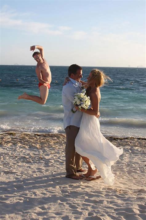 58 Times Wedding Photos Were Photobombed So Well It Made Newlyweds Die
