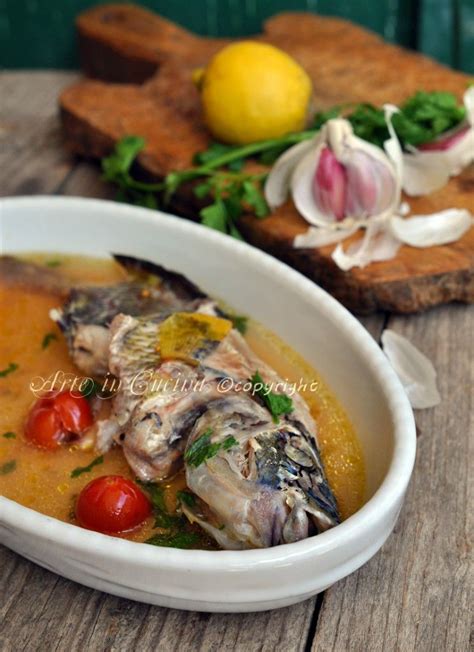Una ricetta molto semplice da preparare, dal gusto delicato, un secondo ideale per il periodo estivo e che si può gustare anche freddo. Pesce all'acqua pazza | Pasti italiani, Ricette frutti di ...