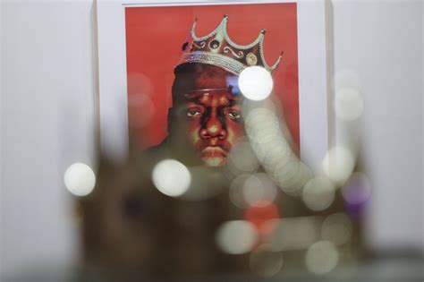 Look Sale Of Notorious Bigs Plastic Crown Sets Guinness Record