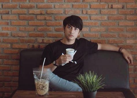 16 mei 2019, 08:00 wibdiperbarui 15 mei 2019, 18:05 wib. Zikri Daulay Ig : Syifa Hadju Pose Lengket Bareng Zikri Daulay Mulai Dari Pipi Nempel Sampai ...