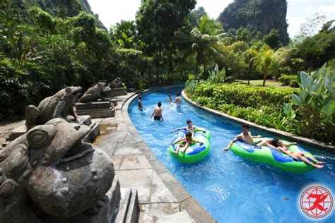 It great surrounding by lime stone, the natural beauty of landscape. 3D2N Ipoh Lost World of Tambun | KKKL Travel & Tours