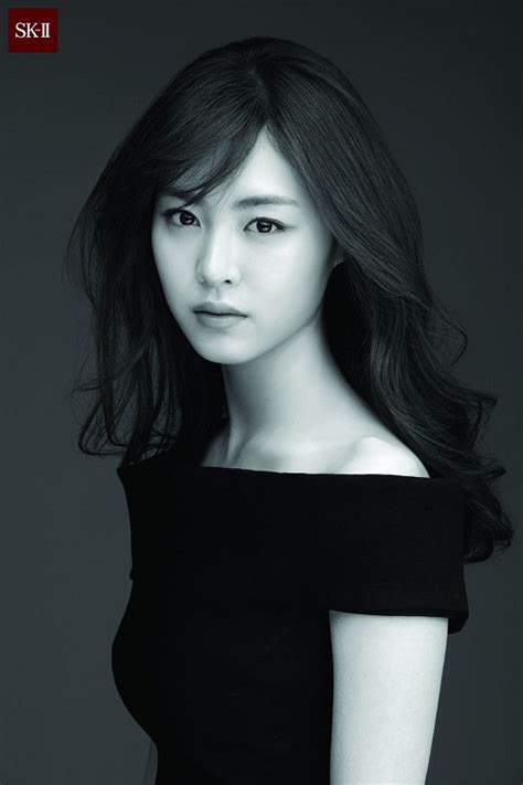 Top 32 Most Beautiful South Korean Women Photo Gallery