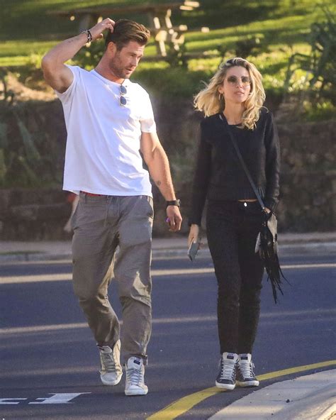 Mens Casual Outfits Summer Mens Outfits Fashion Outfits Chris Hemsworth Street Style Pataky