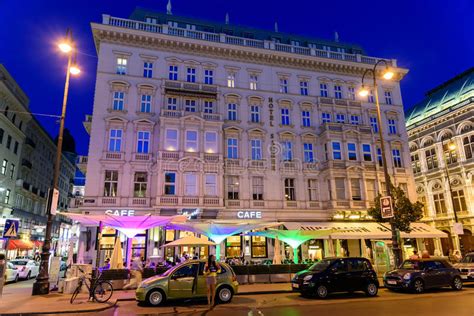 Night Life Scene In Downtown Area Of Vienna City Editorial Stock Image