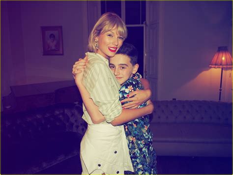 Taylor Swift Has Fun With Fans In Lover Secret Session Photos