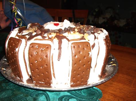 Ultimate Ice Cream Sundae Cake With Cool Whip Frosting Creative Cakes