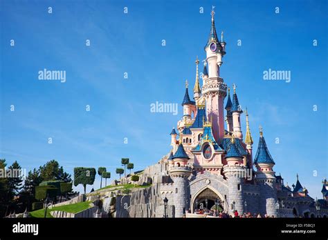 Sleeping Beauty Castle Im Fantasyland Disneyland Paris Marne La Vallée