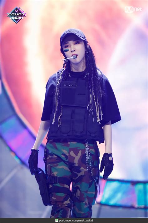 Entdecke rezepte, einrichtungsideen, stilinterpretationen und andere ideen zum ausprobieren. Moonvyul Eclipse Fancam : Moon Byul Yi / Moonbyul #fancam ...