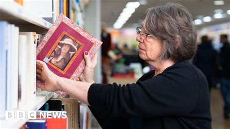The Booming Trade In Second Hand Books Bbc News