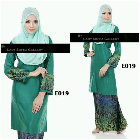 I am soooo in love with the accesories! E019 Hijau zamrud (satin) Baju Kurung Pahang Aisya! New d ...