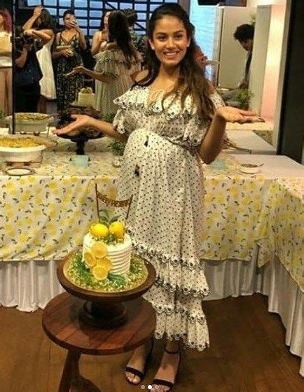 Actor shahid kapoor and wife mira rajput brought their newborn son, zain kapoor, home on friday. Shahid Kapoor Hosts A Baby Shower For Wife Mira Rajput Kapoor; See Inside Pictures! | Mira ...