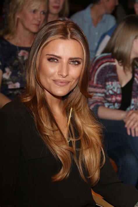 Welcome to the official sophia thomalla page! SOPHIA THOMALLA at 3 Nach 9 Talkshow in Bremen 03/31/2017 - HawtCelebs