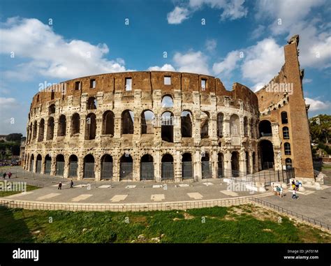 El Coliseo O El Coliseo También Conocido Como El Anfiteatro Flavio