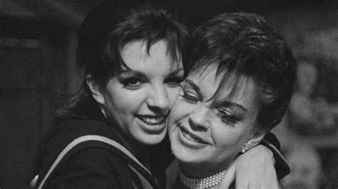 Inside Liza Minnelli S Relationship With Her Mother Judy Garland