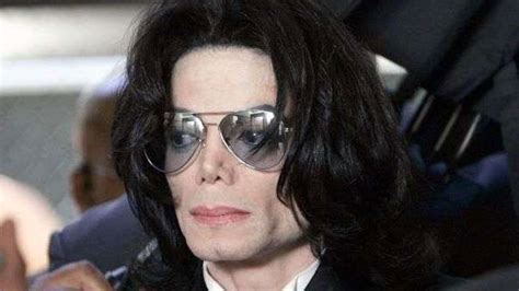 Michael Jackson Tinha Tatuagem Cor De Rosa Nos Lábios