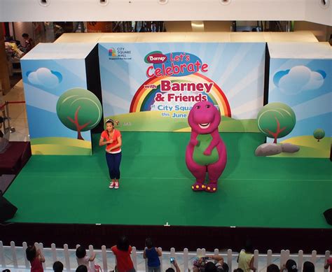 Meeting Barney And Friends Motherkao