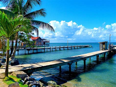 The republic of honduras is bordered to the west by guatemala, to the southwest by el salvador. Enjoyable Things To Do In Roatan If You're On A Cruise