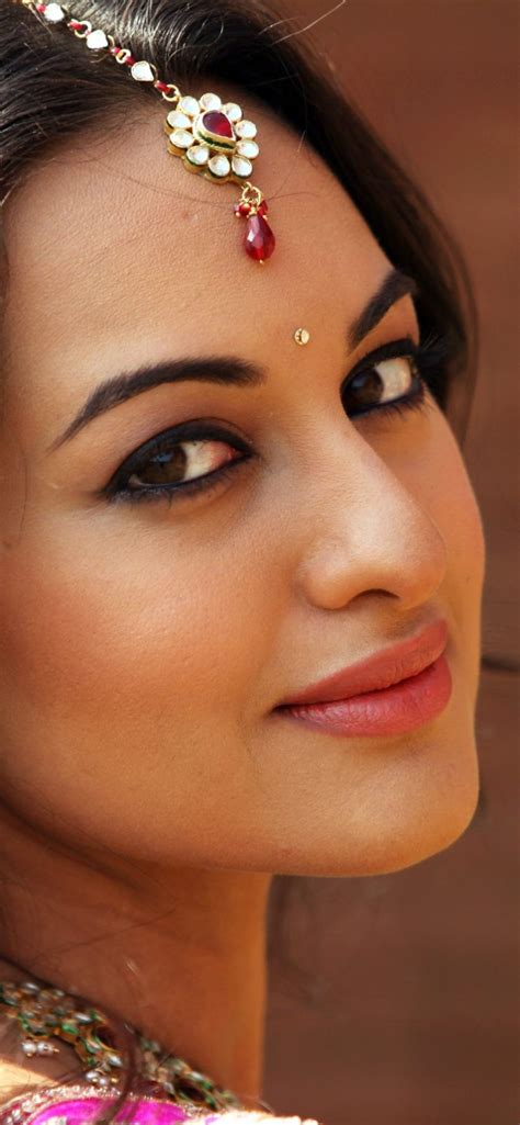 Indian Actress Face Close Up Wallpapers Wallpaper Cave