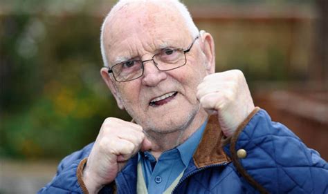Great Grandad Fights Off A Mugger Uk News Uk