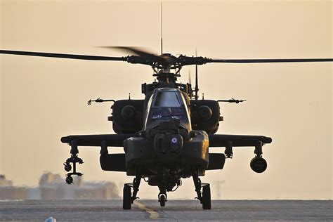 Boeing turi planą dėl Apache atakos sraigtasparnių jei viskas