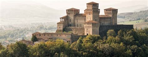 Restaurants, bars, café, hôtels, banques. Emilie Romagne - Voyages - Cartes