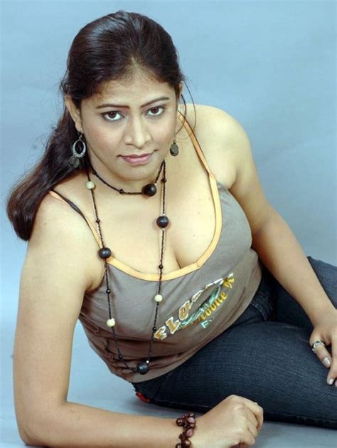 Nangi Bollywood Hot And Beautiful Photos Gallery Bolly Actress Pictures
