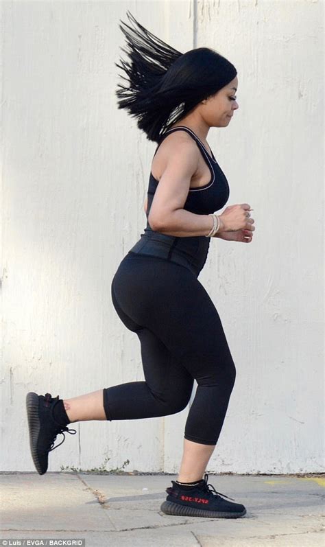 Blac Chyna Showcases Curvaceous Figure In Athletic Gear Daily Mail Online
