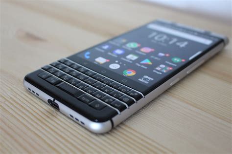 Blackberry Phones Are Surprisingly Amazingly Still A Thing Cnet
