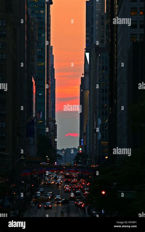 New York Ny July 10 Best Shots Of Partiall Failed Manhattanhenge