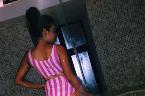 Stephanie Davis Flaunts Her Pregnancy Curves In Pink And White Tankini