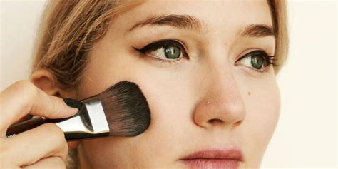 Still don't know how to apply liquid foundation? Why You Should Apply Foundation With a Brush Instead of ...