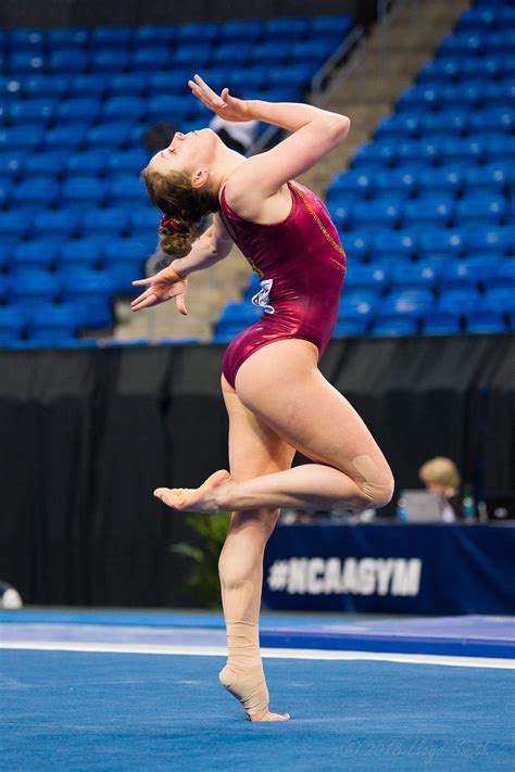 Lexi Ramler University Of Minnesota 2018 Ncaa Championships Gymnastics Poses Gymnastics