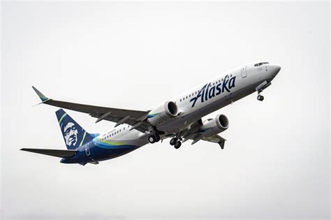 Travel PR News | Alaska Airlines expands its fleet with its first ...
