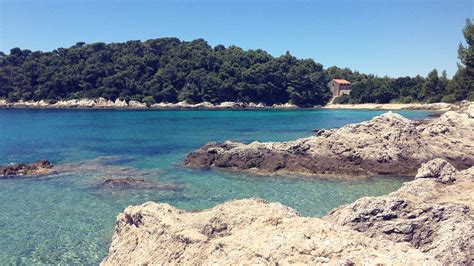 Your vacation isn't complete if you do not spend some time on those beautiful croatian beaches. 10 reasons why you should avoid Croatia top beaches