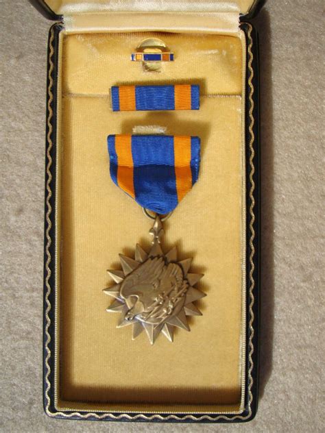 Ww2 Us Air Medal Cased