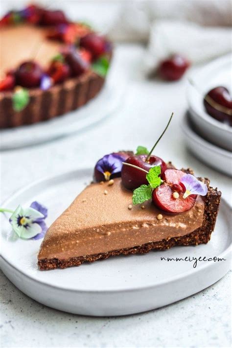 Add the egg yolks and cornstarch to a bowl. Chocolate Cream Pie ( vegan, gluten-free & refined sugar free) | nm_meiyee | Recipe | Chocolate ...