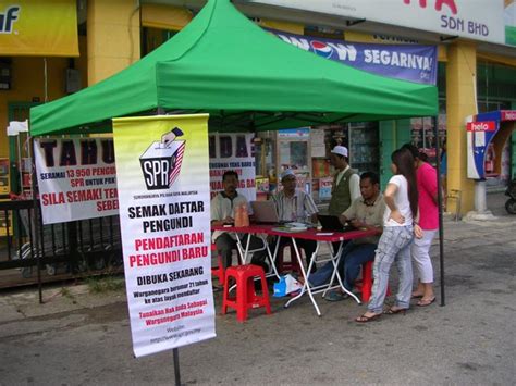 Daftar ulang bagi calon mahasiswa yang lulus. MOUNTDWELLER: Kerja pelik SPR ni, aku dan bini aku ...