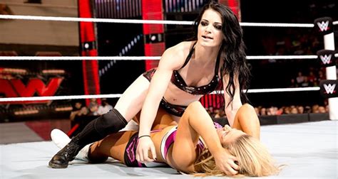 Top Sexiest Wwe Divas Hottest And Strongest Female Wrestlers