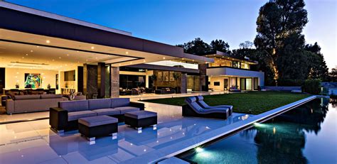 Timeless Contemporary Luxury Homes With Glamorous Interior Elements