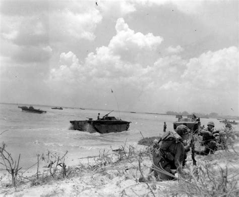 Lvt Buffalo Amtrac Landing On Saipan Beach June 15 1944 World War Photos