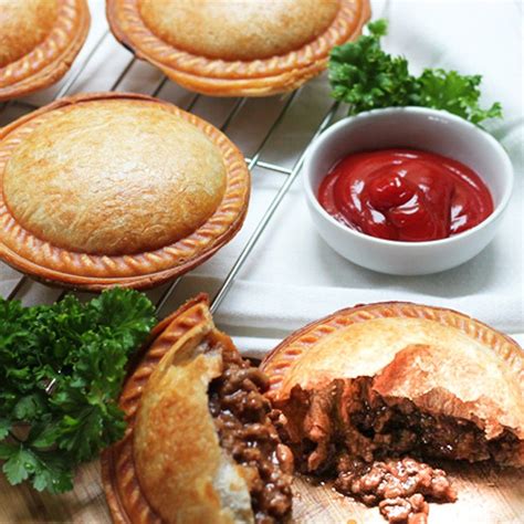 Aussie Meat Pies Meat Pie Mini Pie Recipes Meat Pie Recipe