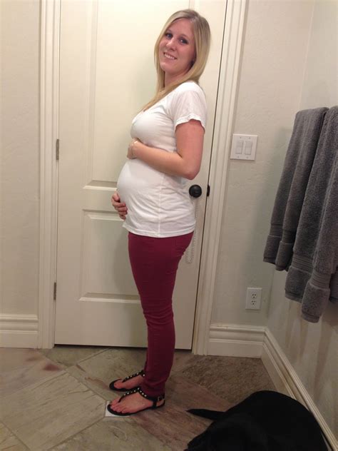 20 Week Pregnant Belly Girl Pregnantbelly