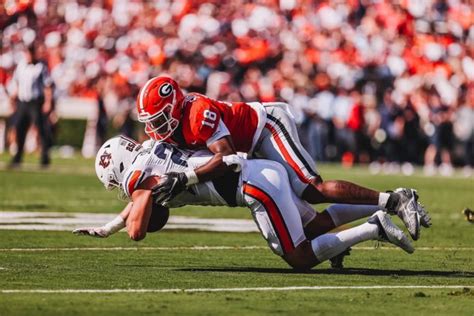 No 2 Uga Routs Auburn 42 10 In Deep Souths Oldest Rivalry Now Habersham